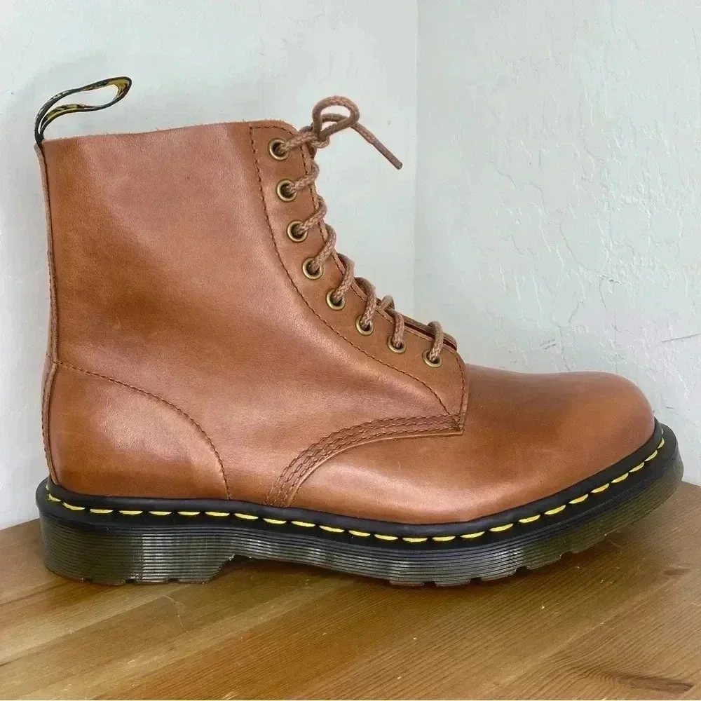NEW Dr Martens Pascal Saddle Tan Carrara 1460 Size EU42 M8